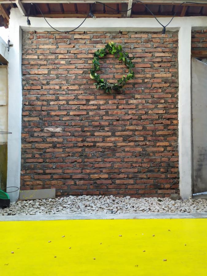 Rumah Teman Backpacker Семаранг Экстерьер фото
